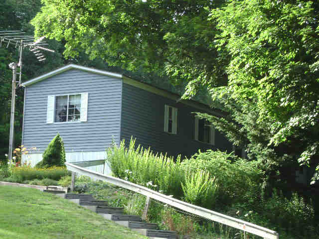 Building photograph for 366 GUILDS HOLLOW RD